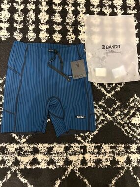 Bandit Men's Stripped Cadence 7 pocket lined 1/4 Tights. Size Medium. Brand new.